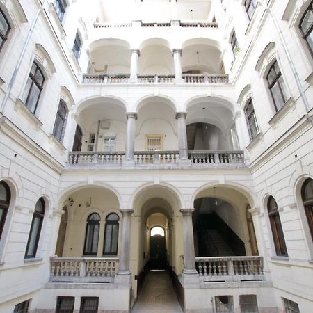 St. King 1 By Hi5 Apartments Budapeşte Dış mekan fotoğraf