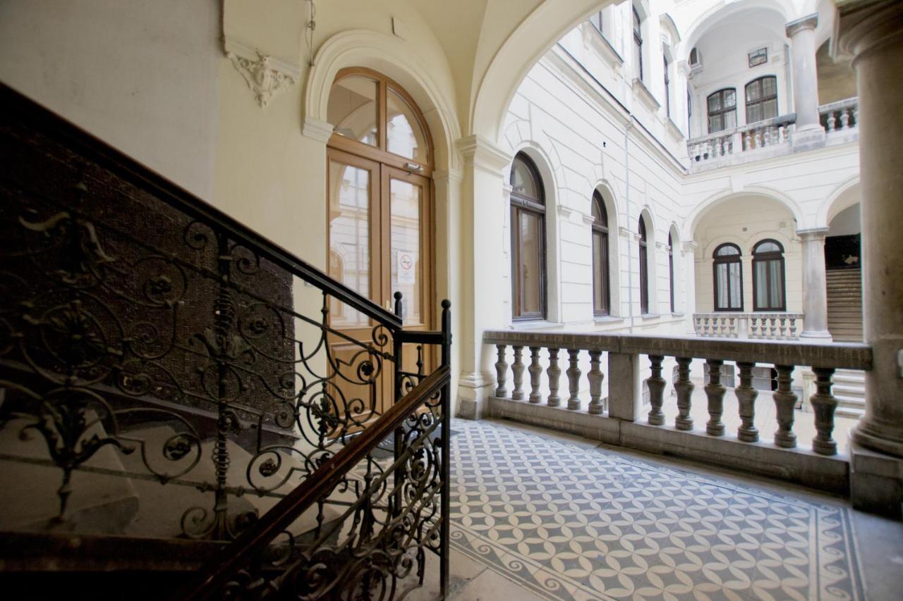 St. King 1 By Hi5 Apartments Budapeşte Dış mekan fotoğraf